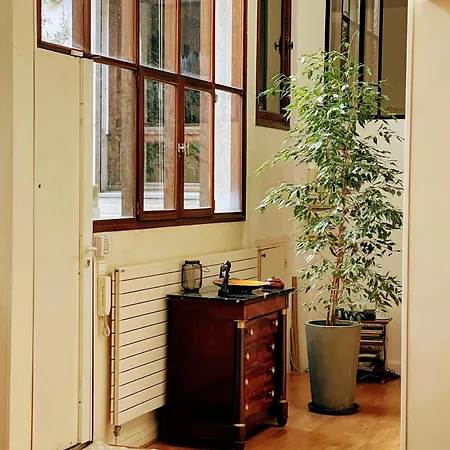 Loft On A Garden With Parisian Charm Parigi
