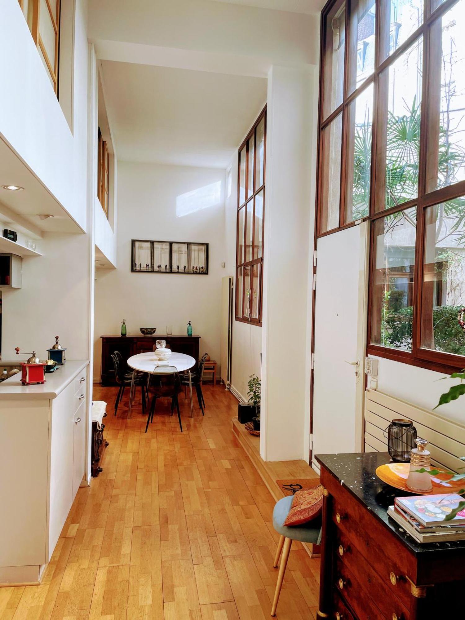 Loft With View On A Quiet Garden, Parisian Charm Apartment